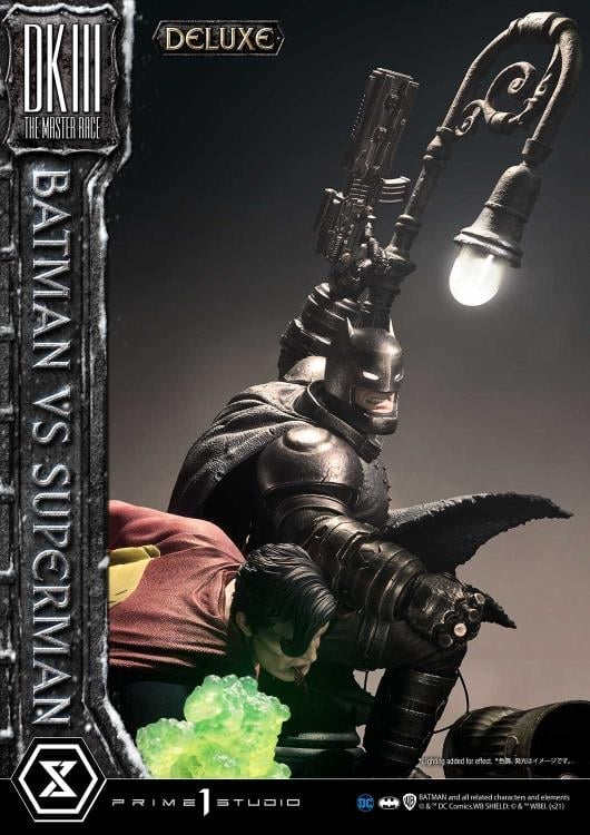 Batman: The Dark Knight Returns Ultimate Diorama Masterline Batman vs. Superman (Deluxe) 1/3 Scale Limited Edition Statue (With Bonus) Gallery Image 36