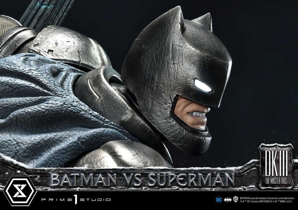 Batman: The Dark Knight Returns Ultimate Diorama Masterline Batman vs. Superman (Deluxe) 1/3 Scale Limited Edition Statue (With Bonus) Gallery Image 22