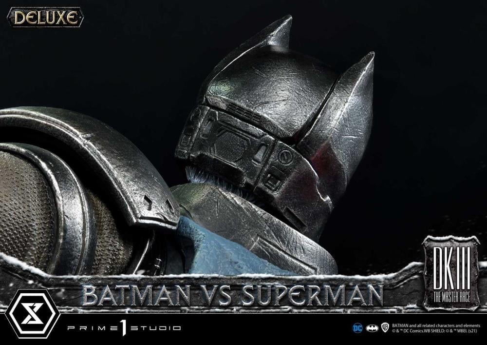 Batman: The Dark Knight Returns Ultimate Diorama Masterline Batman vs. Superman (Deluxe) 1/3 Scale Limited Edition Statue (With Bonus) Gallery Image 18