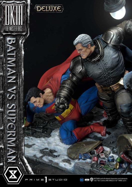 Batman: The Dark Knight Returns Ultimate Diorama Masterline Batman vs. Superman (Deluxe) 1/3 Scale Limited Edition Statue (With Bonus) Gallery Image 42