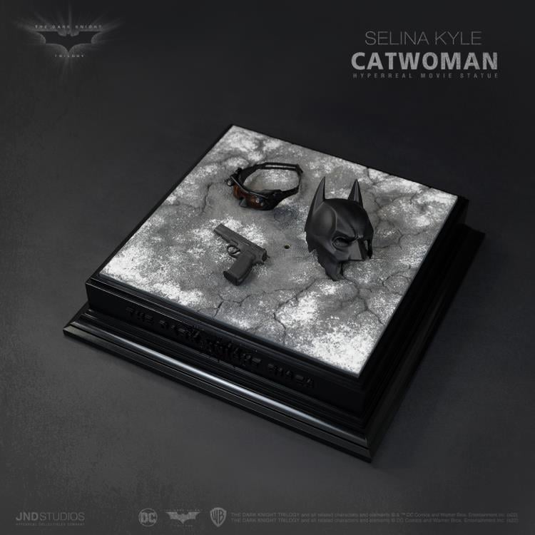 The Dark Knight Rises Hyperreal Selina Kyle Catwoman 1/3 Scale Limited Edition Statue Gallery Image 16