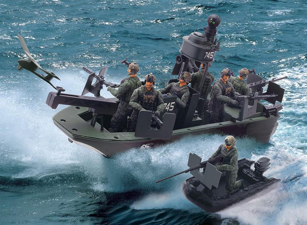 Elite Force Naval Warfare Gunboat 1/18 Scale Vehicle Gallery Image 12
