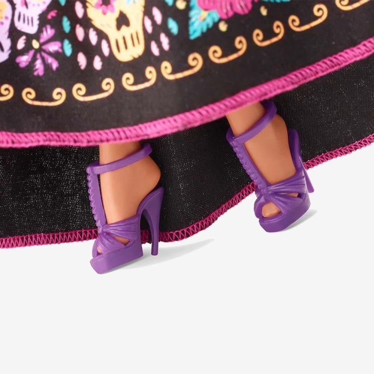 Barbie Dia De Muertos (2021) Doll Gallery Image 15