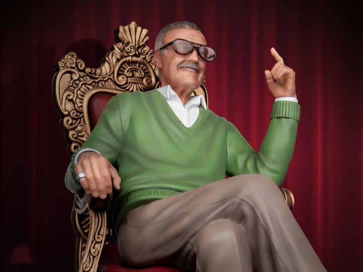 Stan Lee Master Craft MC-030 The King of Cameos Limited Edition Statue Gallery Image 1