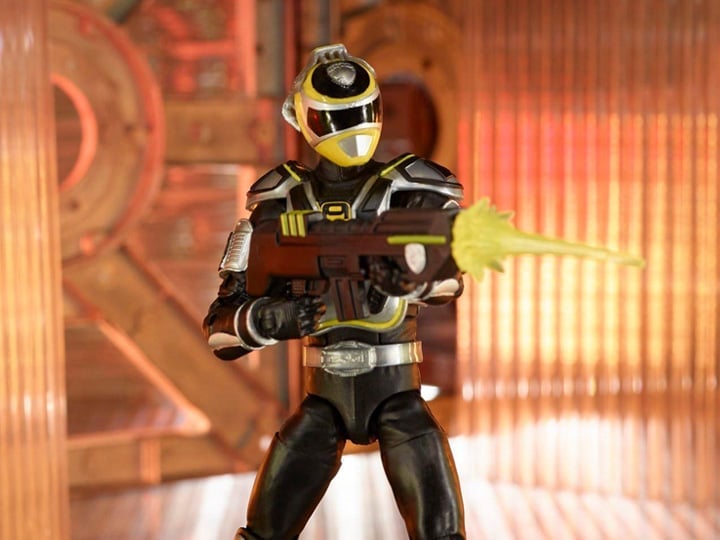 Power Rangers Lightning Collection S.P.D. Yellow Ranger 15,2 cm, action figure da collezione premium con accessori giocattolo per bambini dai 4 anni in su