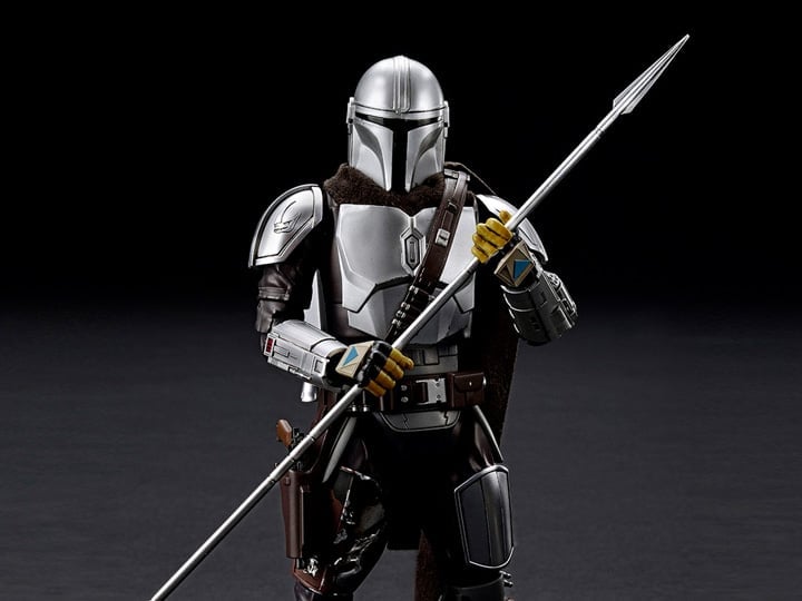 The Mandalorian Beskar Armor (Silver Coating Ver.) 1/12 Scale Model Kit Gallery Image 1