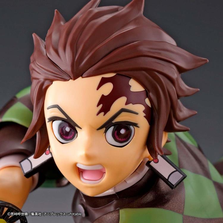 Demon Slayer: Kimetsu no Yaiba Tanjiro Kamado (Hinokami Kagura Ver.) Model Kit Gallery Image 7