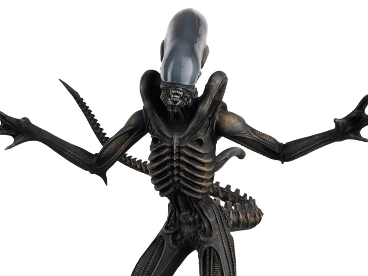 Alien & Predator Figurine Collection Xenomorph (Big Chap) Gallery Image 1