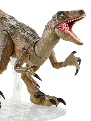 Jurassic Park Amber Collection Velociraptor Gallery Image 2