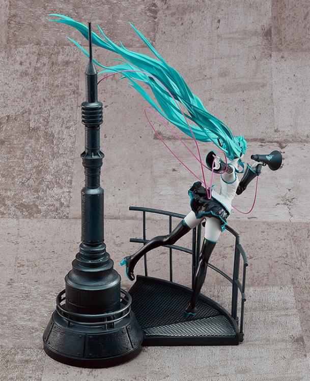 Vocaloid Hatsune Miku: Love is War (Refined Ver.) 1/8 Scale Figure & Good Smile Company 20th Anniversary Book Set Gallery Image 10
