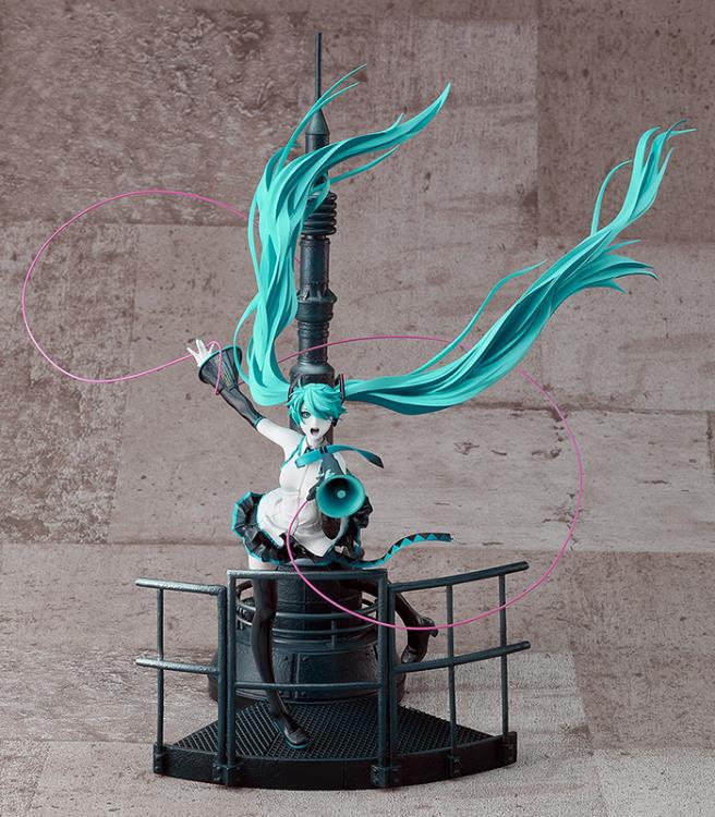 Vocaloid Hatsune Miku: Love is War (Refined Ver.) 1/8 Scale Figure & Good Smile Company 20th Anniversary Book Set Gallery Image 8