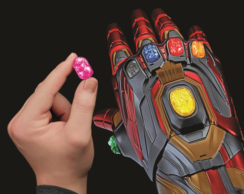 Avengers: Endgame Marvel Legends The Infinity Saga Nano Gauntlet Gallery Image 4