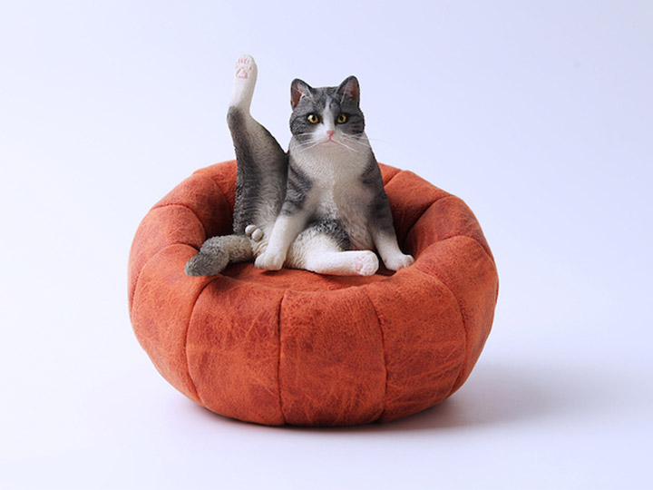 Lazy Cat 4.0 1/6 Scale Figure (Ver. A) With Sofa Gallery Image 1