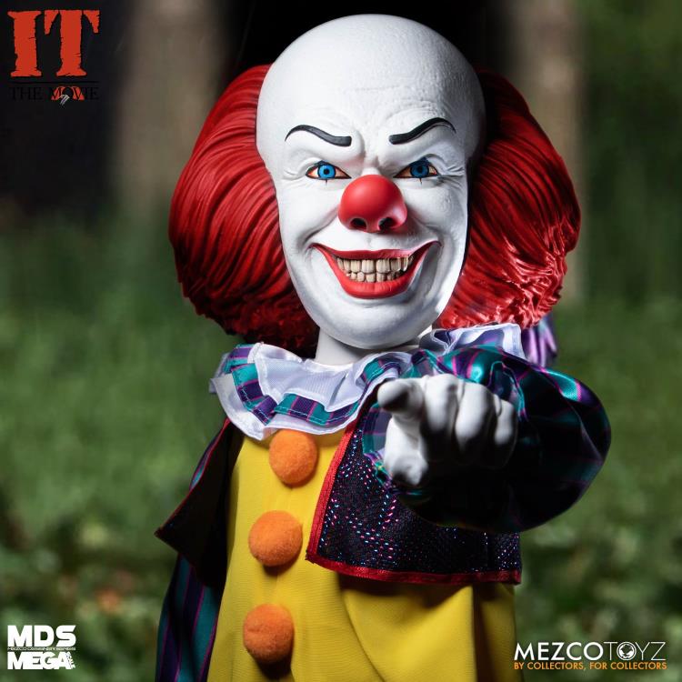 IT (1990) Mezco Designer Series Mega Scale Pennywise Gallery Image 7