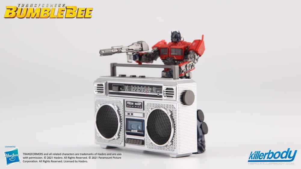 Transformers: Bumblebee Mini Retro Cassette Player and Optimus Prime Figure Gallery Image 4