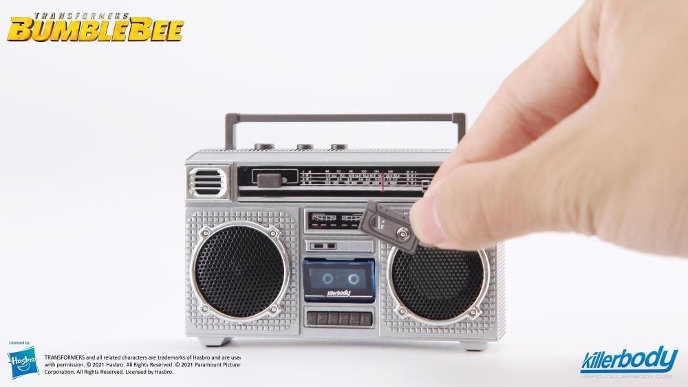 Transformers: Bumblebee Mini Retro Cassette Player and Optimus Prime Figure Gallery Image 9