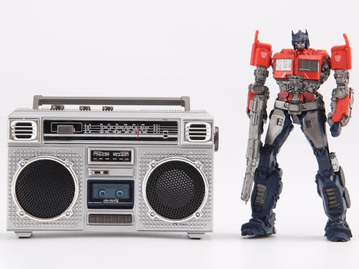 Transformers: Bumblebee Mini Retro Cassette Player and Optimus Prime Figure Gallery Image 1