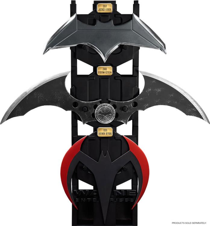 Justice League Metal Batarang Prop Replica Gallery Image 6