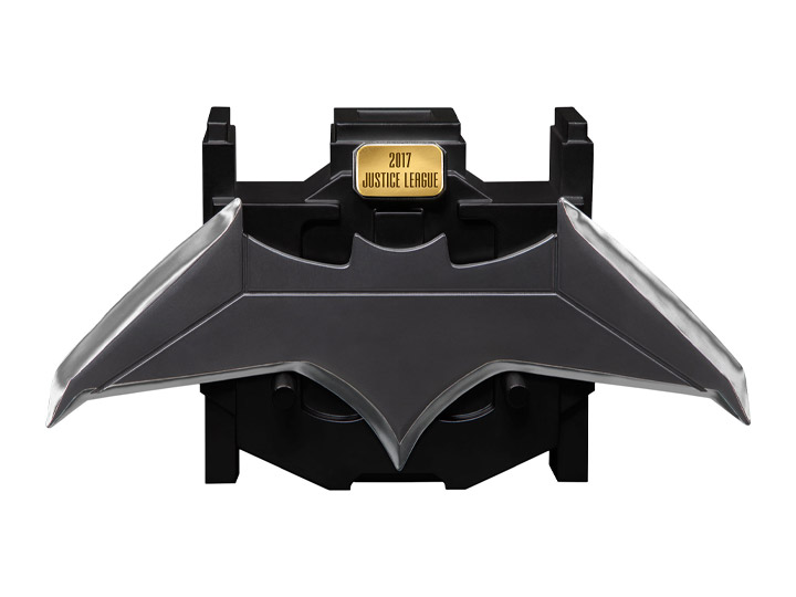 Justice League Metal Batarang Prop Replica Gallery Image 1