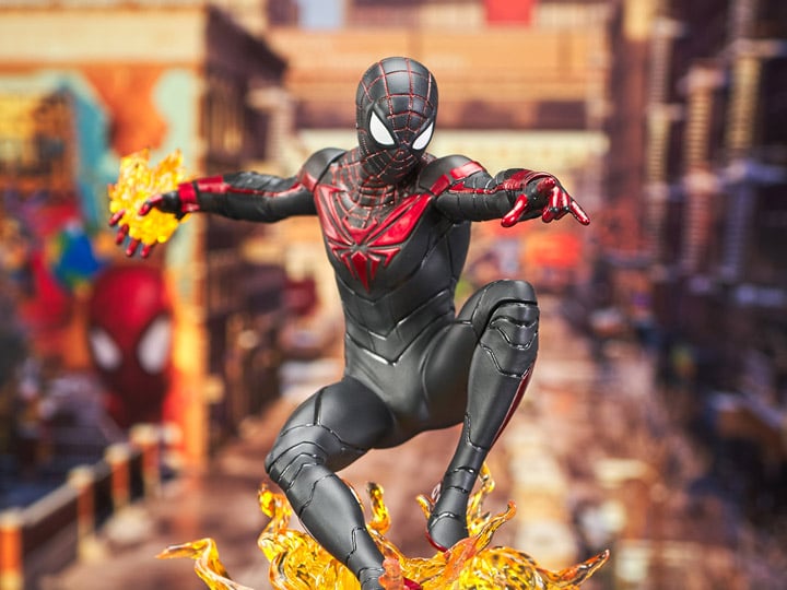 Marvel's Spider-Man: Miles Morales Gallery Spider-Man Figure Diorama Gallery Image 1