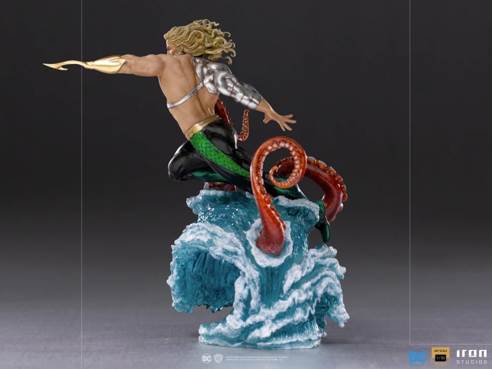 DC Comics Aquaman 1/10 Deluxe Art Scale Limited Edition Statue Gallery Image 4