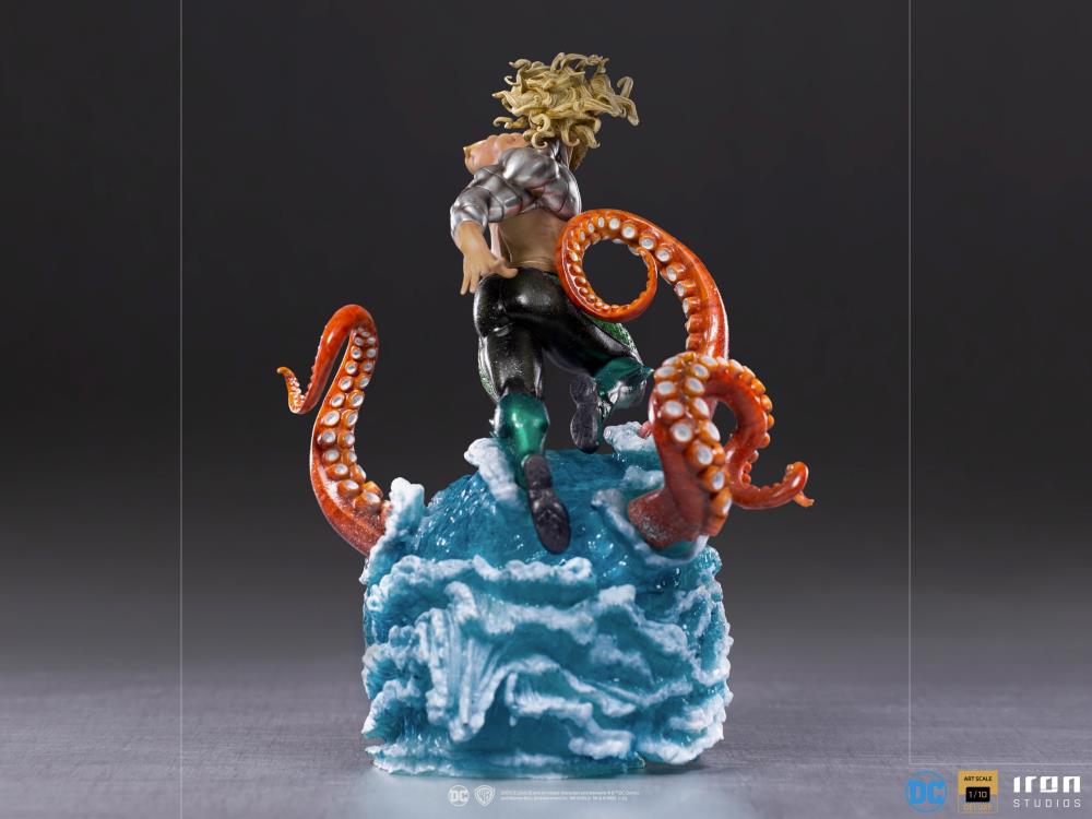 DC Comics Aquaman 1/10 Deluxe Art Scale Limited Edition Statue Gallery Image 6