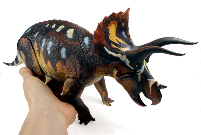 Beasts of the Mesozoic: Ceratopsian Series Triceratops horridus 1/18 Scale Figure Gallery Image 5