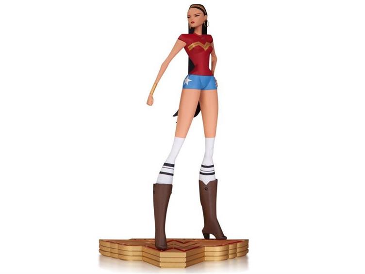 Wonder Woman:  The Art of War Statue By Robert Valley Gallery Image 1