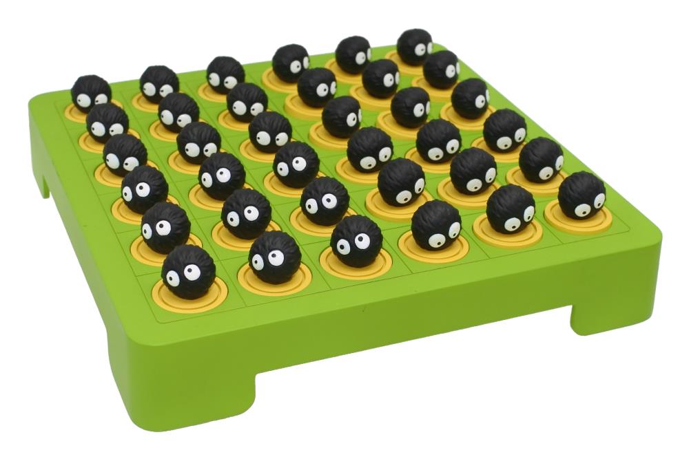 My Neighbor Totoro: Totoro and Kurosuke Reversi Board Game Gallery Image 6
