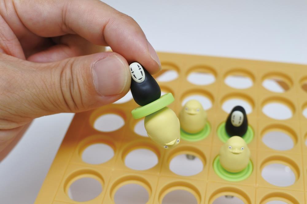 Spirited Away: No-Face and Ootori-Sama Reversi Board Game Gallery Image 5