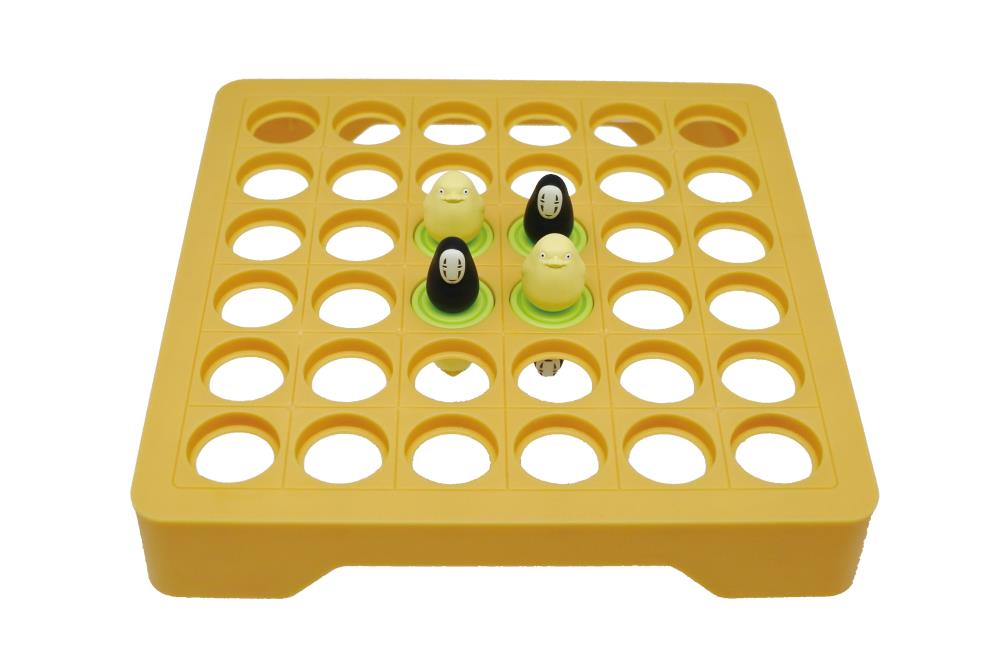 Spirited Away: No-Face and Ootori-Sama Reversi Board Game Gallery Image 4