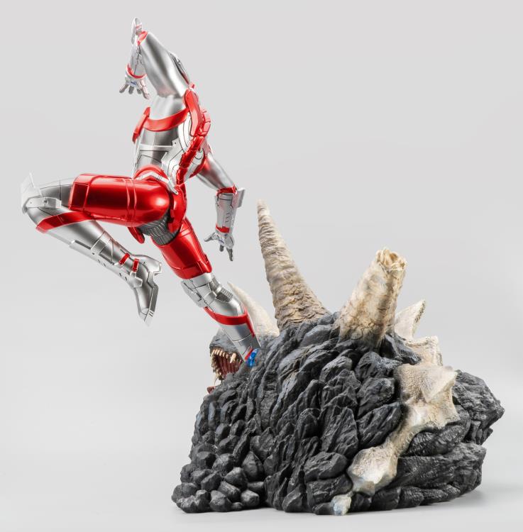 Ultraman Ultraman vs. Black King 1/4 Scale Limited Edition Statue Gallery Image 7