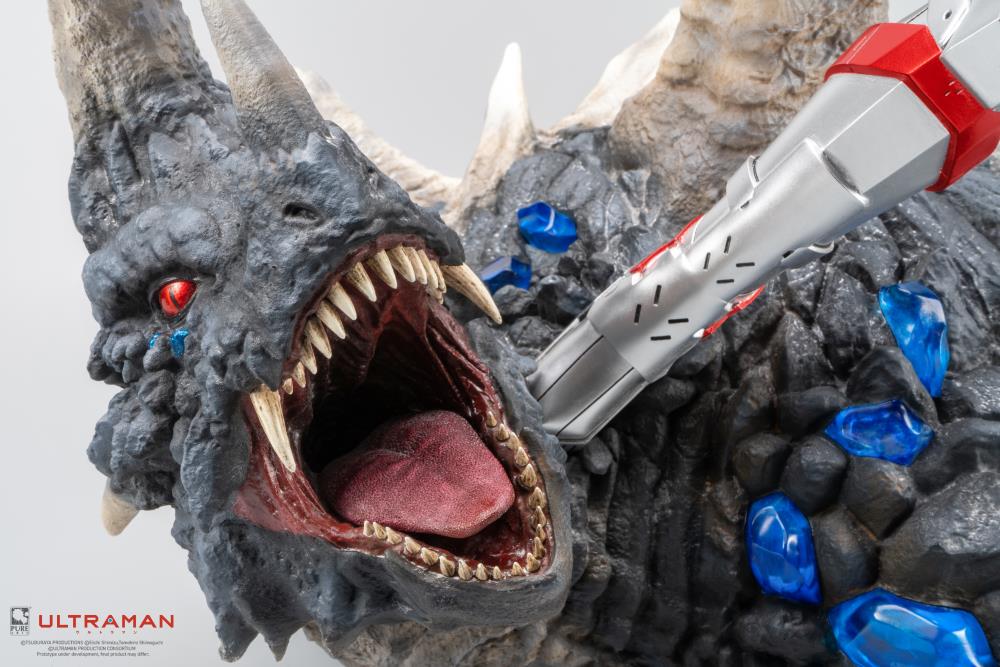 Ultraman Ultraman vs. Black King 1/4 Scale Limited Edition Statue Gallery Image 14