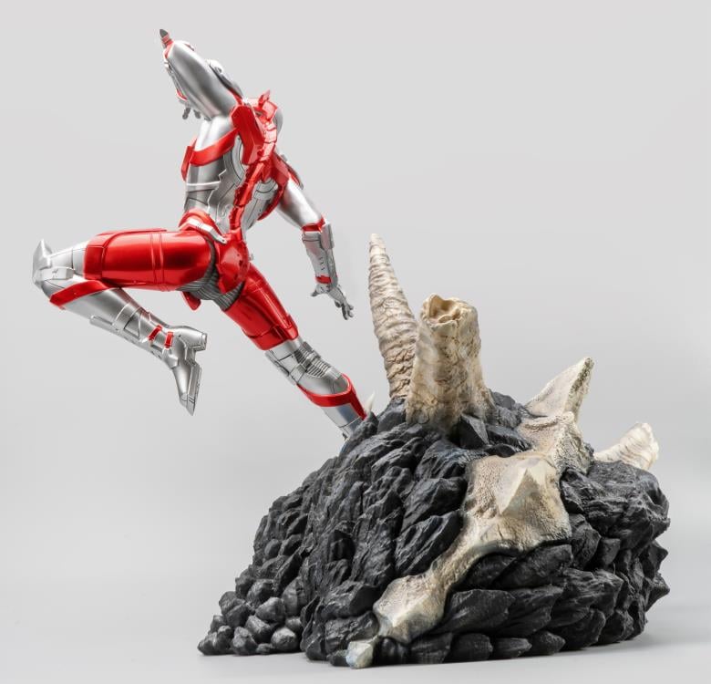 Ultraman Ultraman vs. Black King 1/4 Scale Limited Edition Statue Gallery Image 8