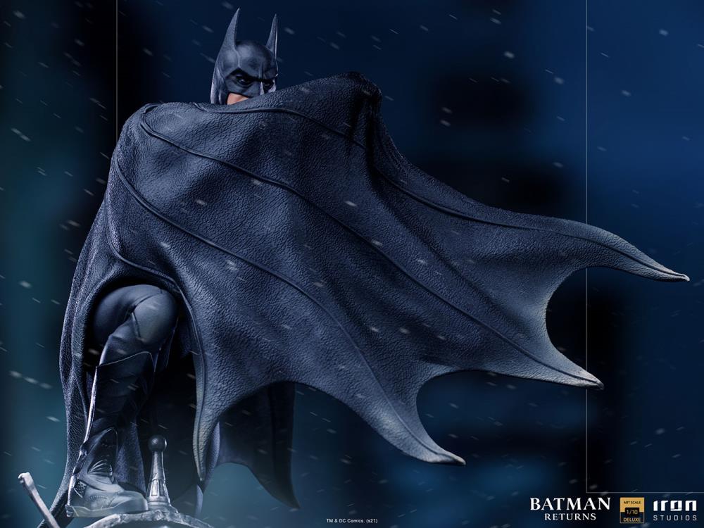 Batman Returns Batman 1/10 Deluxe Art Scale Limited Edition Statue Gallery Image 5