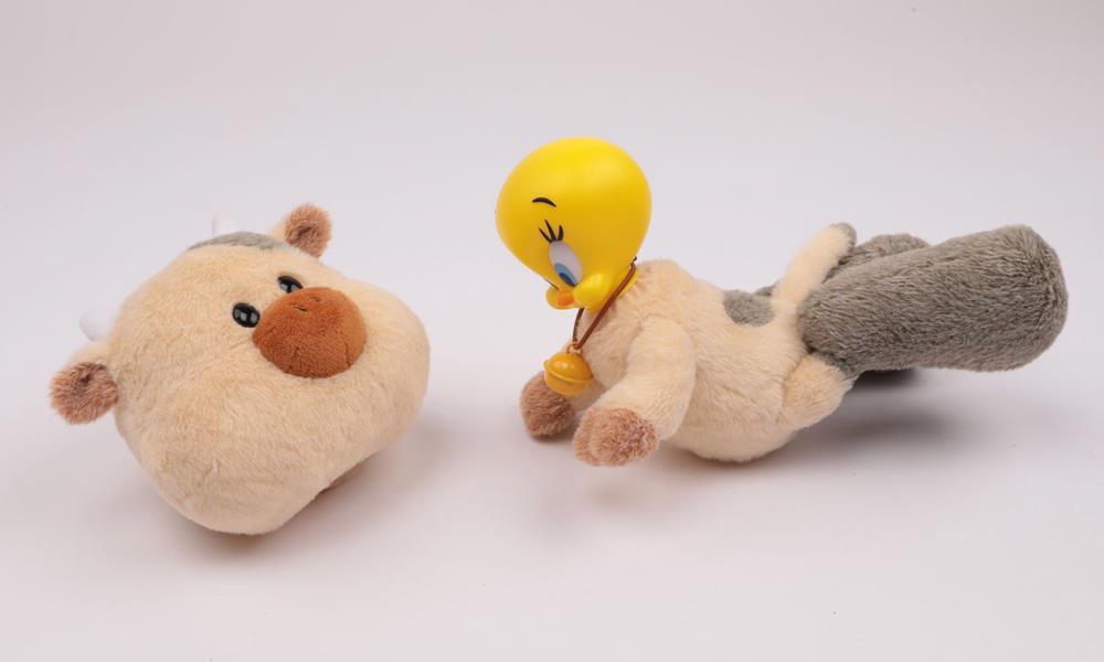Looney Tunes Tweety Dairy Cow Figure Plush Gallery Image 5
