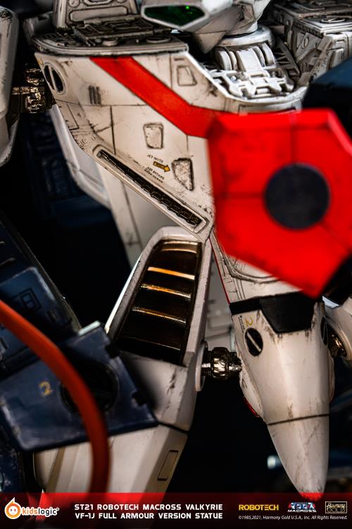Robotech ST21 Valkyrie VF-1J (Full Armor Version) Statue Gallery Image 12
