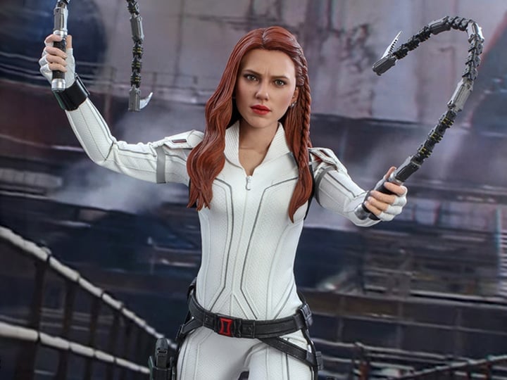 Black Widow MMS601 Black Widow (Snow Suit) 1/6th Scale Collectible Figure Gallery Image 1