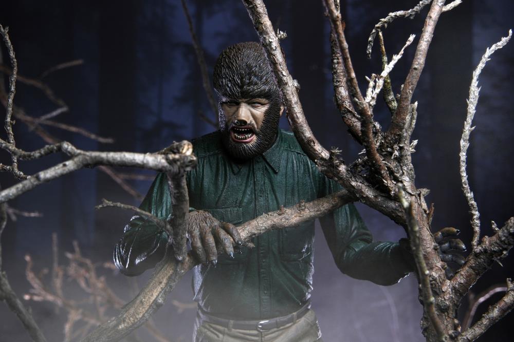 Universal Monsters Ultimate The Wolf Man Figure Gallery Image 11