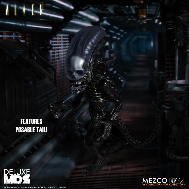 Alien Mezco Designer Series Deluxe Alien Set Gallery Image 6