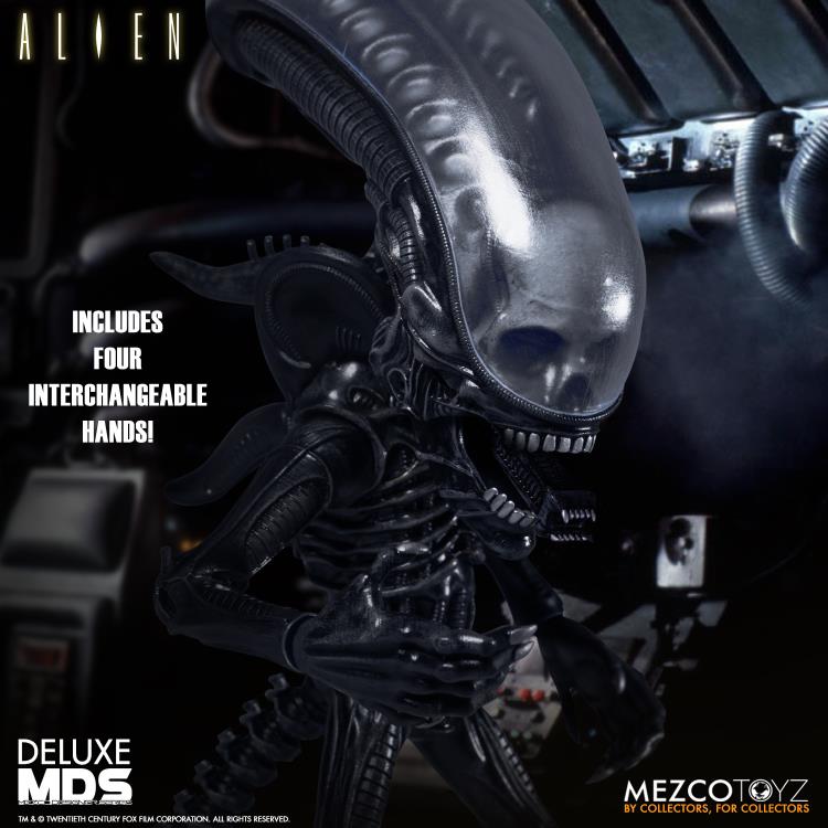 Alien Mezco Designer Series Deluxe Alien Set Gallery Image 3
