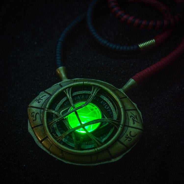 Doctor Strange Light Up Eye of Agamotto Necklace