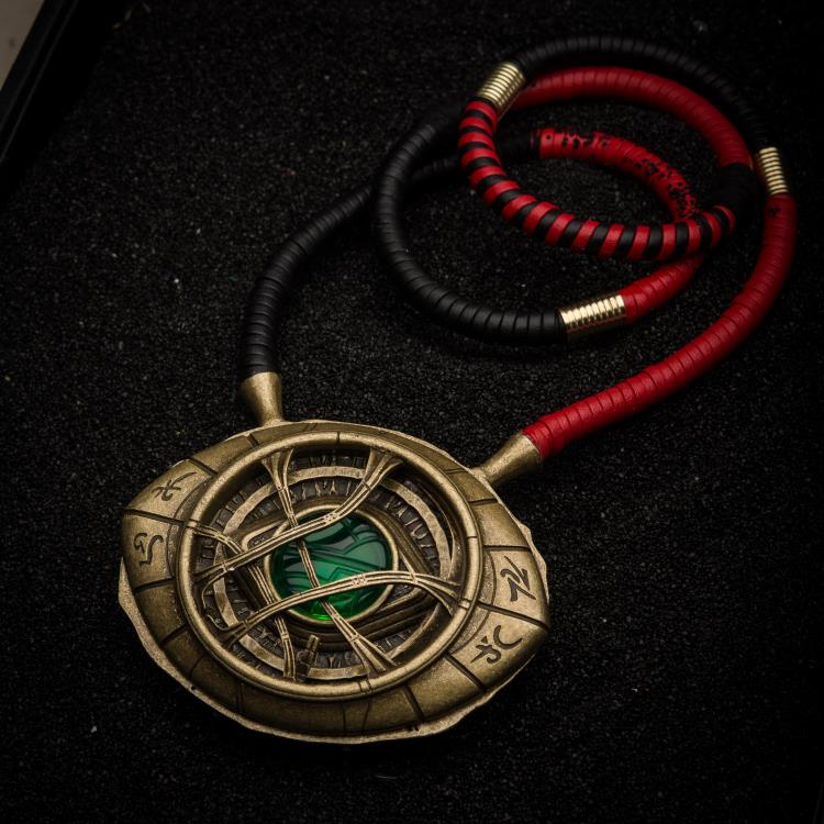 Doctor Strange Light Up Eye of Agamotto Necklace