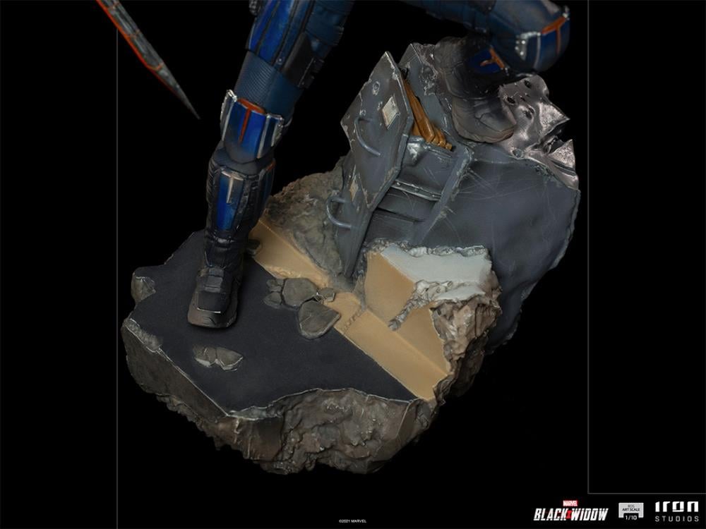 Black Widow Battle Diorama Series Taskmaster 1/10 Art Scale Limited Edition Statue Gallery Image 11