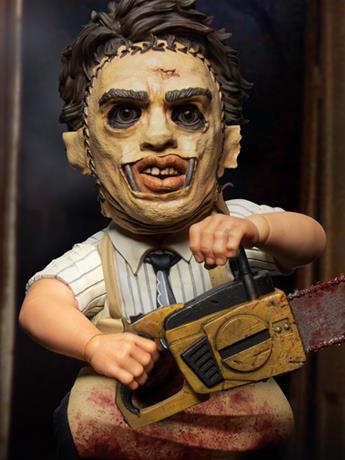 The Texas Chainsaw Massacre (1974) Mezco Designer Series Leatherface Gallery Image 2