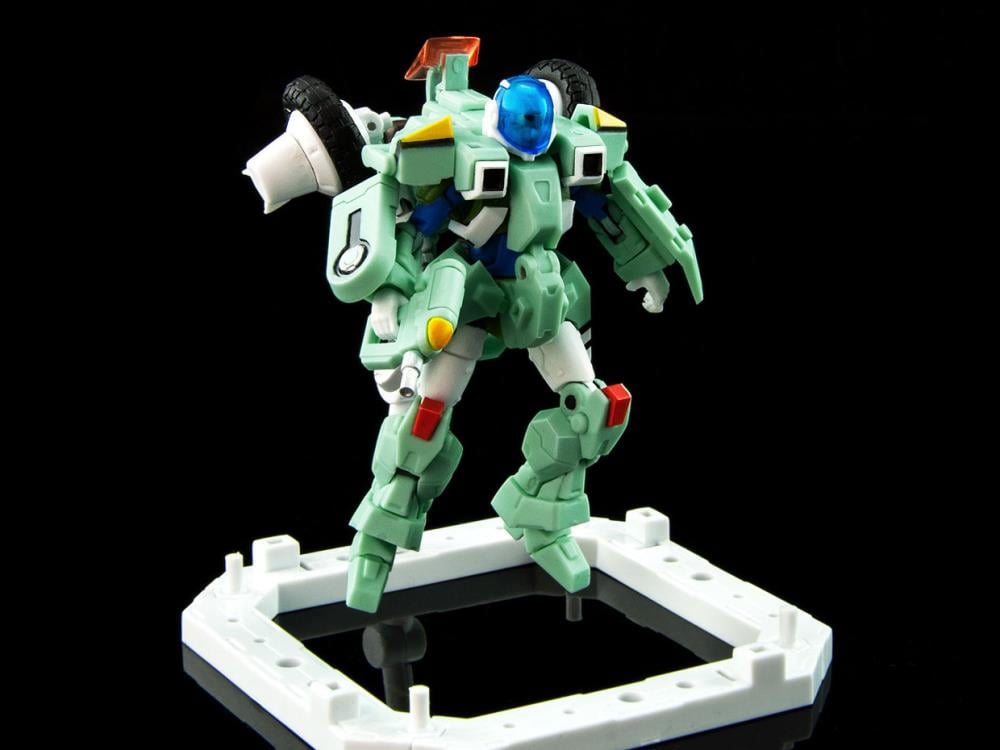 Robotech VR-052T Battler Cyclone Rand 1/28 Scale Figure Gallery Image 4