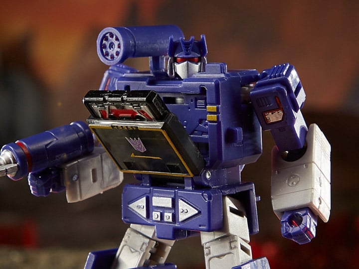 Transformers War for Cybertron: Kingdom Core Soundwave Gallery Image 1