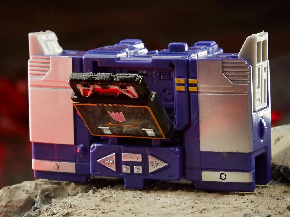 Transformers War for Cybertron: Kingdom Core Soundwave Gallery Image 7