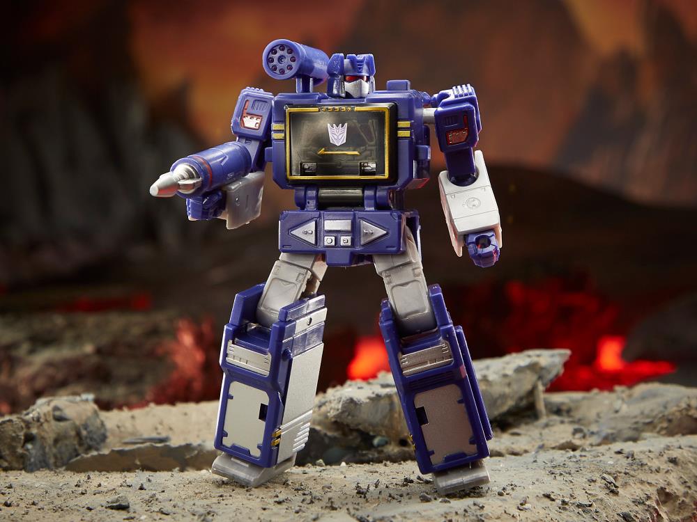Transformers War for Cybertron: Kingdom Core Soundwave Gallery Image 3
