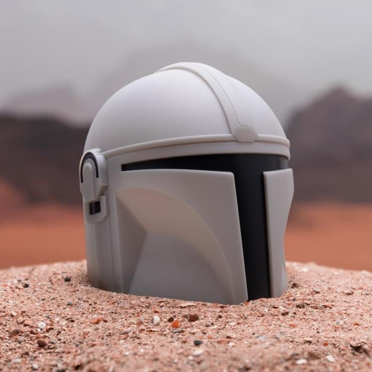The Mandalorian The Mandalorian Desktop Light Gallery Image 3